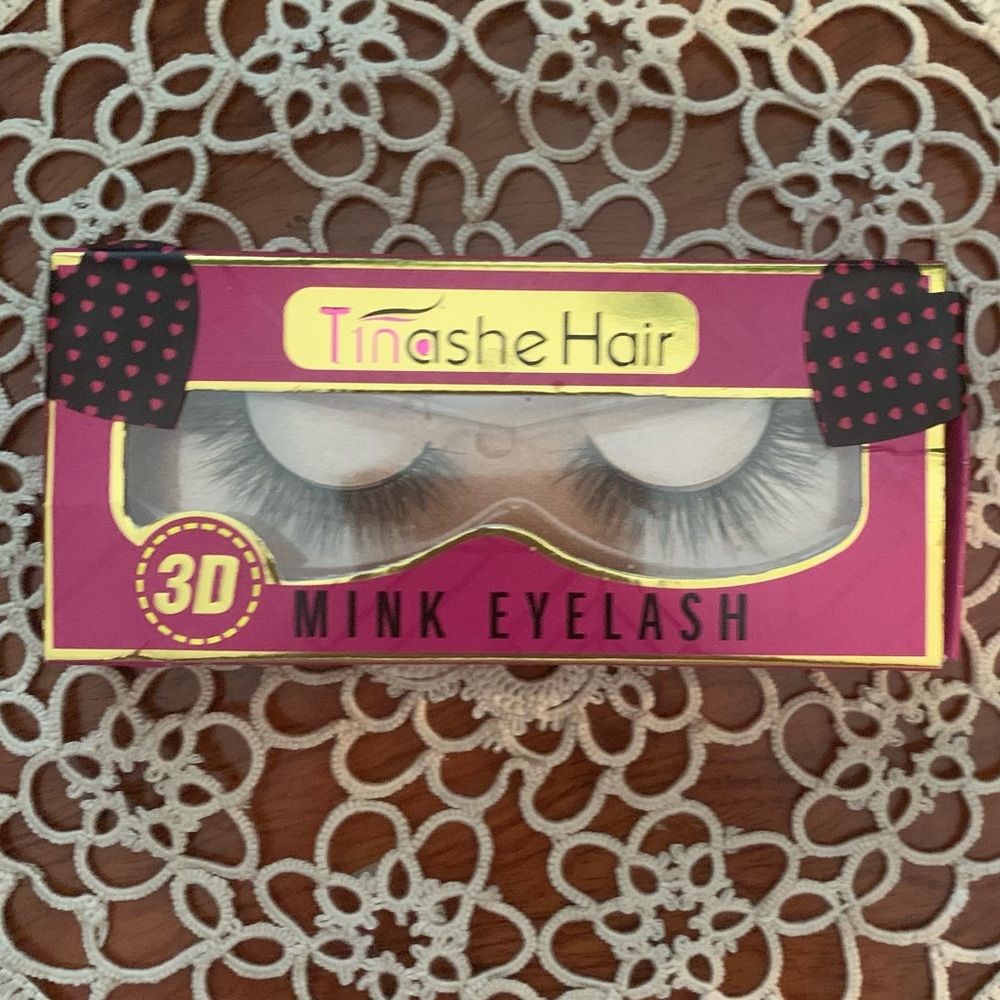 “TINASHE HAIR” Mink Eye Lashes                     NWT